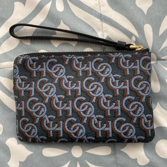 Coach Handbags - Coach leather corner zip wristlet